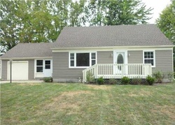 Pre-foreclosure in  HOOPS DR Toledo, OH 43611