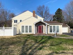Pre-foreclosure Listing in PARKWAY DR ROSLYN HEIGHTS, NY 11577