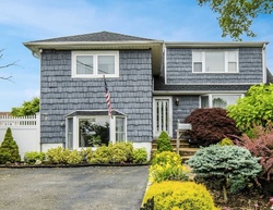  W End Ave, Massapequa NY