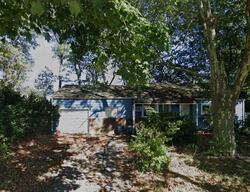 Pre-foreclosure in  OAKWOOD RD Huntington Station, NY 11746