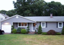 Pre-foreclosure Listing in ROOSEVELT ST HOLTSVILLE, NY 11742