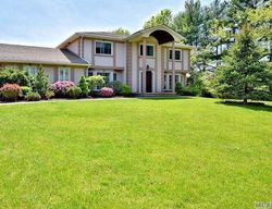 Pre-foreclosure Listing in QUINTREE LN MELVILLE, NY 11747