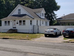 Pre-foreclosure Listing in E ROSLYN ST ISLIP TERRACE, NY 11752