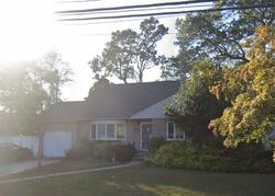 Pre-foreclosure in  WESTWOOD DR North Babylon, NY 11703