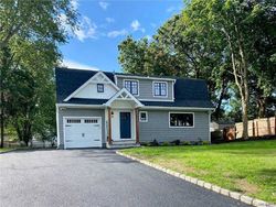 Pre-foreclosure in  HOLLINGWOOD DR Coram, NY 11727