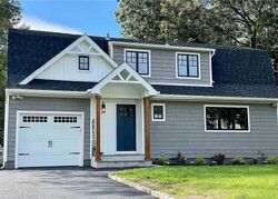 Pre-foreclosure in  HOLLINGWOOD DR Coram, NY 11727