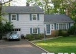 Pre-foreclosure Listing in AVONDALE DR ISLIP, NY 11751