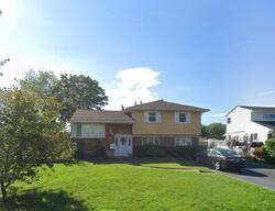 Pre-foreclosure Listing in SHERRY ST EAST ISLIP, NY 11730