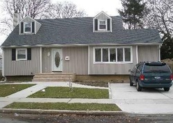 Pre-foreclosure Listing in AVALON PL EAST MEADOW, NY 11554