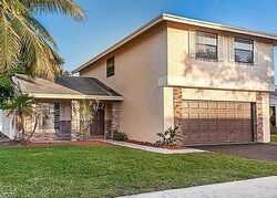 Pre-foreclosure in  GREEN RIVER LN Fort Lauderdale, FL 33325