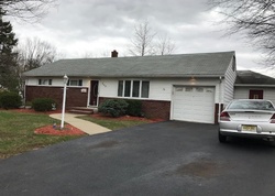 Pre-foreclosure Listing in HILLCREST DR PARAMUS, NJ 07652