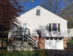 Pre-foreclosure in  FINCH LN Lake Peekskill, NY 10537