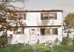 Pre-foreclosure Listing in 3RD ST LINDENHURST, NY 11757