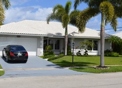 Pre-foreclosure in  WALNUT TER Boca Raton, FL 33486