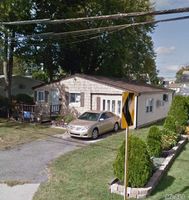 Pre-foreclosure in  OLD FARMINGDALE RD West Babylon, NY 11704