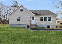 Pre-foreclosure in  BERKSHIRE DR Farmingville, NY 11738