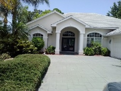 Pre-foreclosure in  CALUSA LAKES BLVD Nokomis, FL 34275