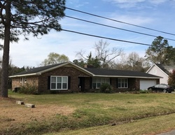 Pre-foreclosure Listing in WILDEWOOD AVE GEORGETOWN, SC 29440