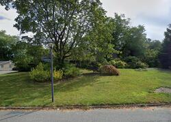 Pre-foreclosure in  WILDWOOD DR Huntington Station, NY 11746