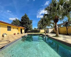 Pre-foreclosure in  NW 28TH TER Miami, FL 33172