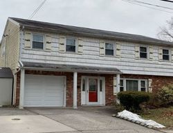 Pre-foreclosure Listing in VERMONT ST MELVILLE, NY 11747