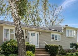 Pre-foreclosure in  E LIDO PROMENADE Lindenhurst, NY 11757