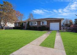Pre-foreclosure Listing in MAIDA AVE DEER PARK, NY 11729