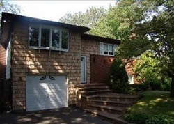 Pre-foreclosure Listing in DALE LN HAUPPAUGE, NY 11788