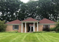 Pre-foreclosure in  WOODRIDGE AVE NW Canton, OH 44718