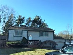 Pre-foreclosure Listing in VICTOR DR EAST NORTHPORT, NY 11731