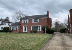 Pre-foreclosure in  GYPSY LN Youngstown, OH 44504