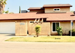 Pre-foreclosure in  CEDAR GLEN LN Bakersfield, CA 93313