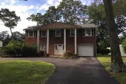 Pre-foreclosure Listing in PINEWOOD DR COMMACK, NY 11725