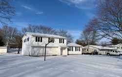 Pre-foreclosure in  GOLF STREAM DR Penfield, NY 14526