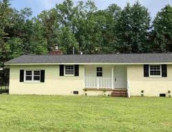 Pre-foreclosure Listing in W MARKET STREET EXT CHERAW, SC 29520