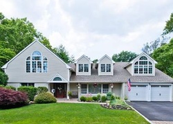 Pre-foreclosure Listing in BUCKMINSTER RD ROCKVILLE CENTRE, NY 11570
