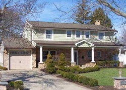 Pre-foreclosure Listing in SHERRY ST EAST ISLIP, NY 11730