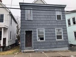 Pre-foreclosure Listing in PRINCE ST MIDDLETOWN, NY 10940