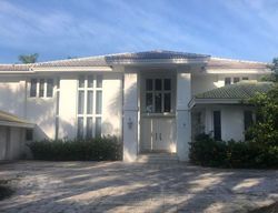 Pre-foreclosure in  LONG LAKE DR Boca Raton, FL 33496