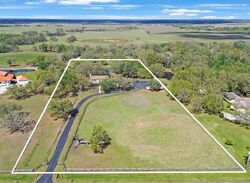 Pre-foreclosure in  BACKWATER RD Sarasota, FL 34240