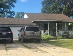 Pre-foreclosure in  ALINDA AVE West Islip, NY 11795