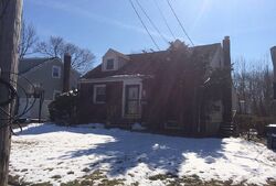 Pre-foreclosure in  KAPLAN AVE Hackensack, NJ 07601