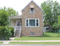 Pre-foreclosure in  MAPLE AVE Brookfield, IL 60513