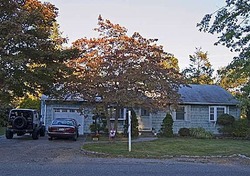 Pre-foreclosure in  VERLEYE AVE East Northport, NY 11731