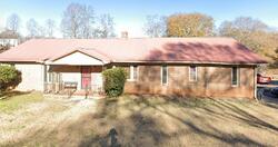Pre-foreclosure in  W PINE ST Duncan, SC 29334
