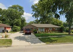 Pre-foreclosure in  POTTER RD Des Plaines, IL 60016