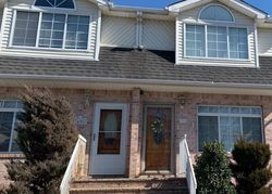 Pre-foreclosure in  DARNELL LN Staten Island, NY 10309