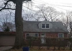 Pre-foreclosure in  SUMMER AVE Great Neck, NY 11020