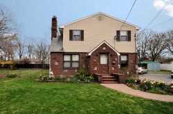 Pre-foreclosure in  LORIGAN ST Islip Terrace, NY 11752