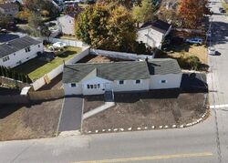 Pre-foreclosure in  HUBBARDS PATH West Babylon, NY 11704
